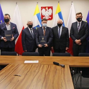 Podpisanie umowy - zdjęcie nr 4
Źródło: Urząd Marszałkowski Województwa Świętokrzyskiego