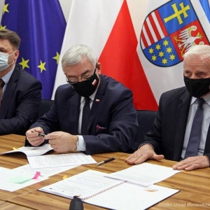 Podpisanie umowy - zdjęcie nr 1
Źródło: Urząd Marszałkowski Województwa Świętokrzyskiego